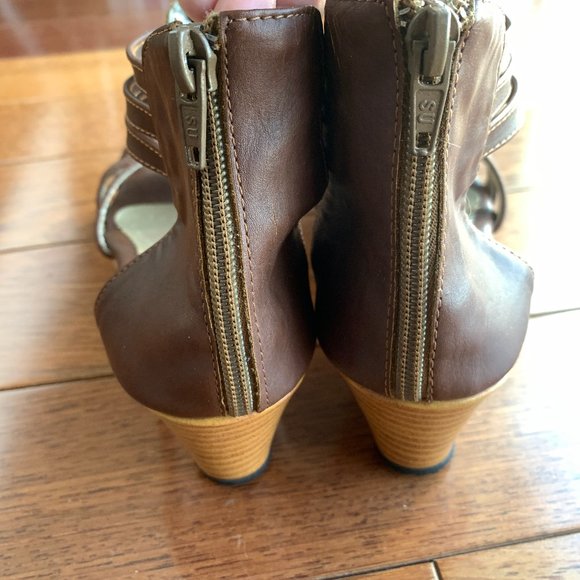 Bellawink Strappy Wedge Sandals - Picture 3 of 4